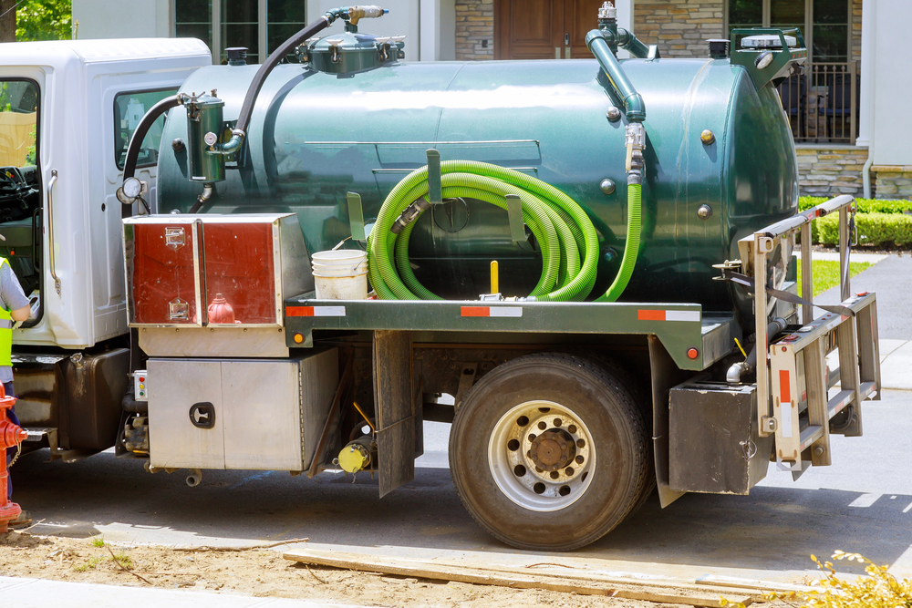 Septic tank cleaning equipment